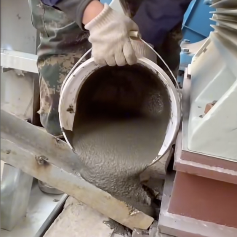 秀峰旧混凝土基面需要怎么处理才能灌浆？